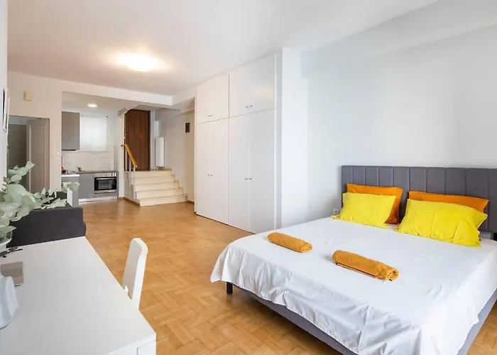 Newly Renovated, Quiet & Central Apartment In Kolonaki